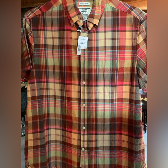 Moving our west no need to wear this shirt, and have never worn. New with tags. - Picture 3 of 3